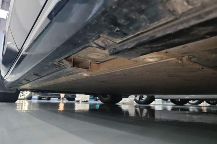 Used Geely Galaxy E8 2025 575 km Intelligent Driving Edition Left Side Sill