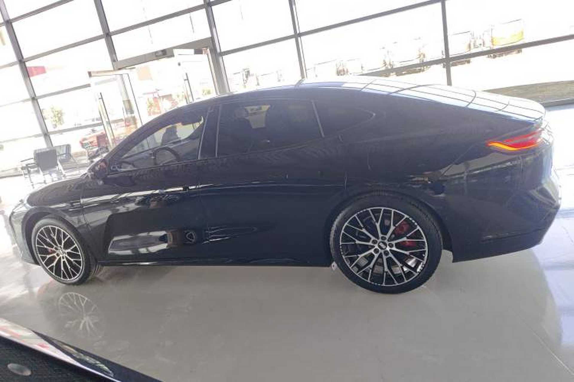 Used Geely Galaxy E8 2025 620 km All-Wheel Drive Starship LiDAR-Enabled Intelligent Driving Version Left Side
