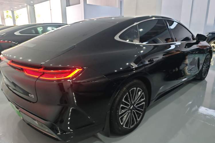 Used Geely Galaxy E8 2025 575 km Intelligent Driving Edition Rear Right 45 Deg