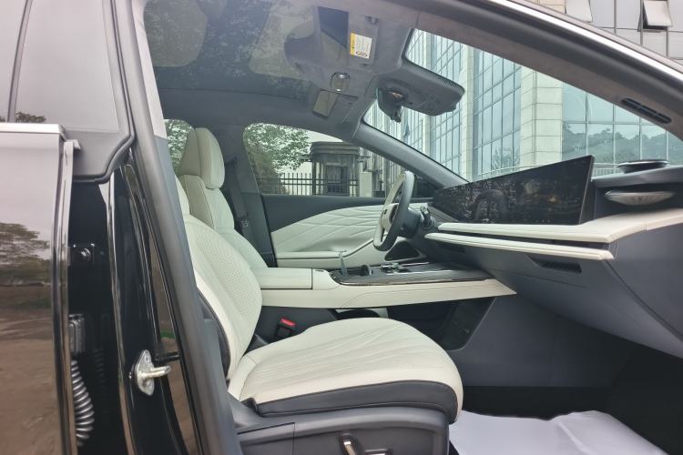 Used Geely Galaxy E8 2025 575 km Exploration Intelligent Driving Edition Right Front Seat