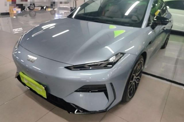 Used Geely Galaxy E8 2025 620 km All-Wheel Drive Starship LiDAR-Enabled Intelligent Driving Version
