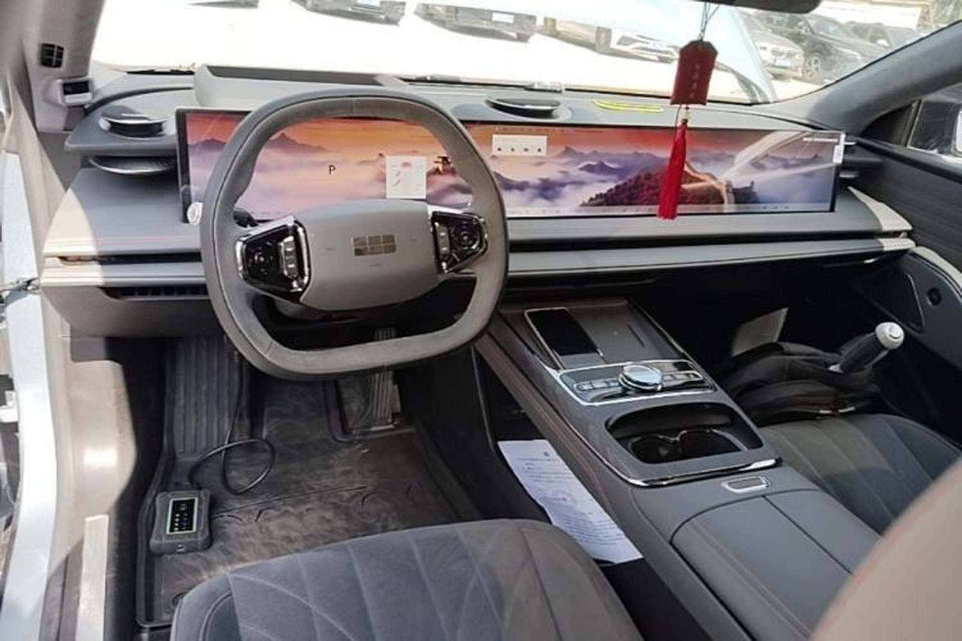 Used Geely Galaxy E8 2025 620 km All-Wheel Drive Starship LiDAR-Enabled Intelligent Driving Version Center Console