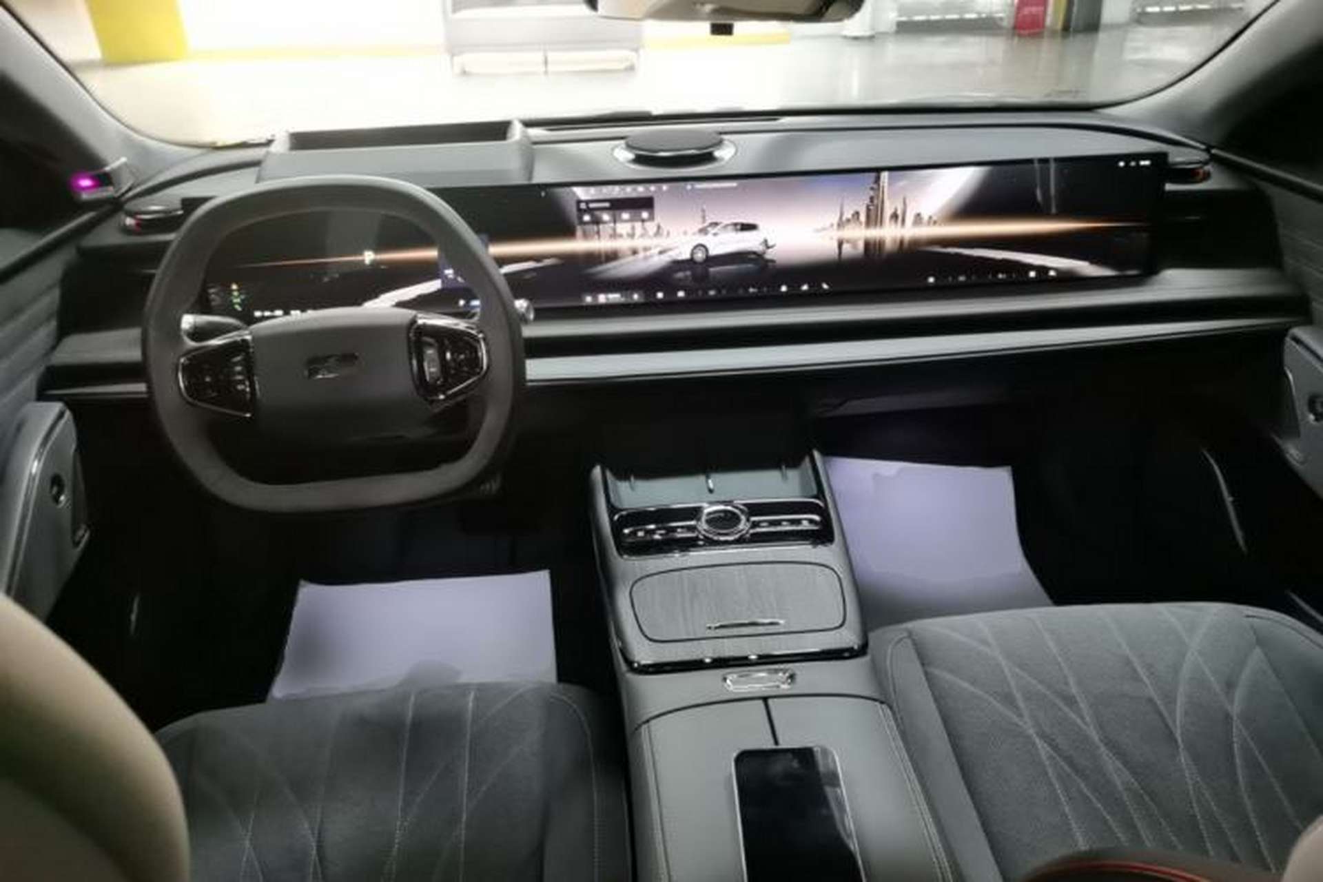 Used Geely Galaxy E8 2025 620 km All-Wheel Drive Starship LiDAR-Enabled Intelligent Driving Version Center Console
