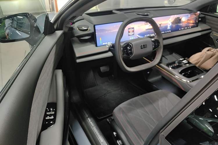Used Geely Galaxy E8 2025 620 km All-Wheel Drive Starship LiDAR-Enabled Intelligent Driving Version Driver Seat