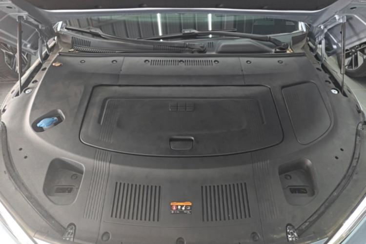 Used Geely Galaxy E8 2025 620 km All-Wheel Drive Starship LiDAR-Enabled Intelligent Driving Version Engine Bay