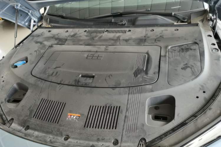 Used Geely Galaxy E8 2025 620 km All-Wheel Drive Starship LiDAR-Enabled Intelligent Driving Version Engine Bay