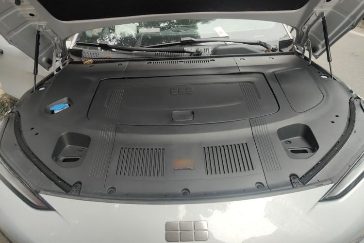 Used Geely Galaxy E8 2025 700 km Long-Range Intelligent Driving Version Engine Bay
