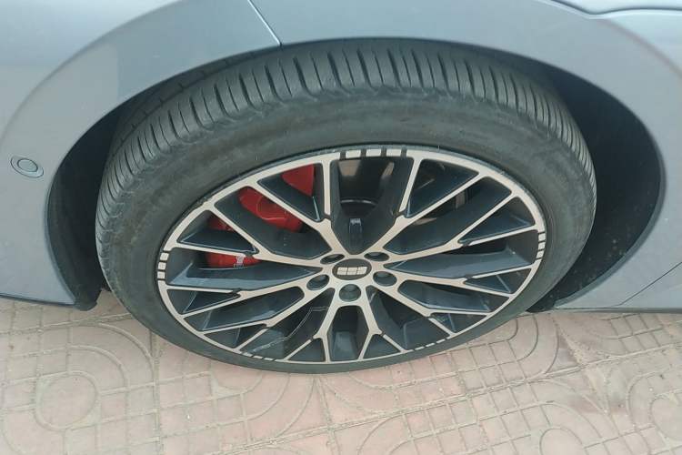 Used Geely Galaxy E8 2025 620 km All-Wheel Drive Starship LiDAR-Enabled Intelligent Driving Version Exterior 1