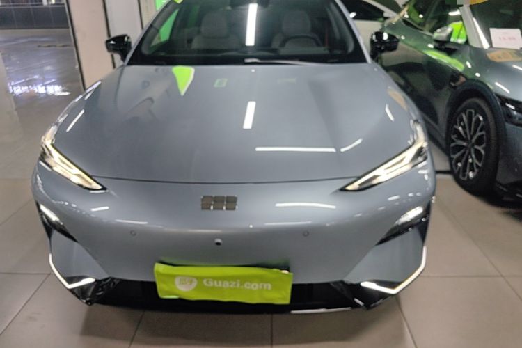Used Geely Galaxy E8 2025 620 km All-Wheel Drive Starship LiDAR-Enabled Intelligent Driving Version Front