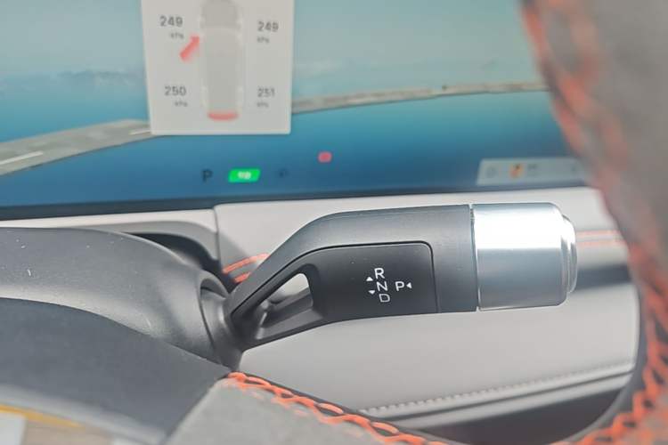 Used Geely Galaxy E8 2025 620 km All-Wheel Drive Starship LiDAR-Enabled Intelligent Driving Version Gear Lever