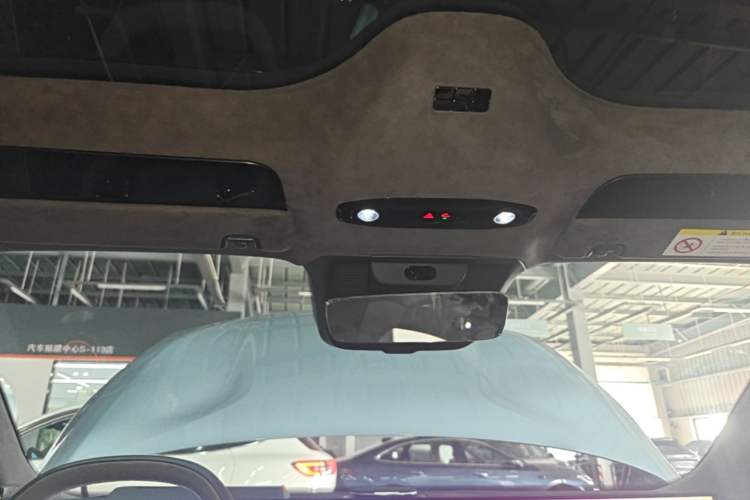Used Geely Galaxy E8 2025 620 km All-Wheel Drive Starship LiDAR-Enabled Intelligent Driving Version Headliner