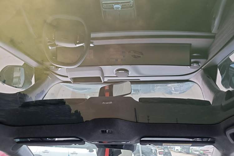 Used Geely Galaxy E8 2025 620 km All-Wheel Drive Starship LiDAR-Enabled Intelligent Driving Version Headliner