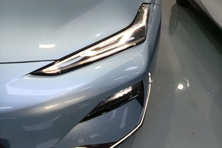 Used Geely Galaxy E8 2025 620 km All-Wheel Drive Starship LiDAR-Enabled Intelligent Driving Version Left Front Headlight