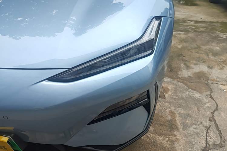 Used Geely Galaxy E8 2025 620 km All-Wheel Drive Starship LiDAR-Enabled Intelligent Driving Version Left Front Headlight