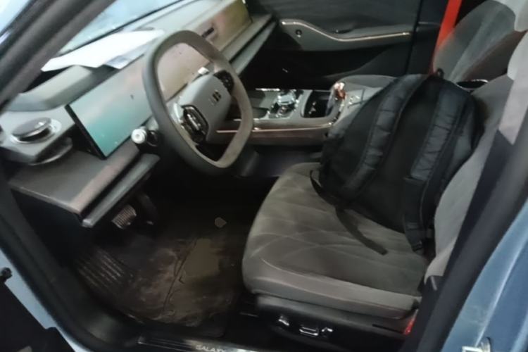 Used Geely Galaxy E8 2025 620 km All-Wheel Drive Starship LiDAR-Enabled Intelligent Driving Version Left Front Seat