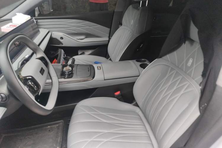 Used Geely Galaxy E8 2025 700 km Long-Range Intelligent Driving Version Left Front Seat
