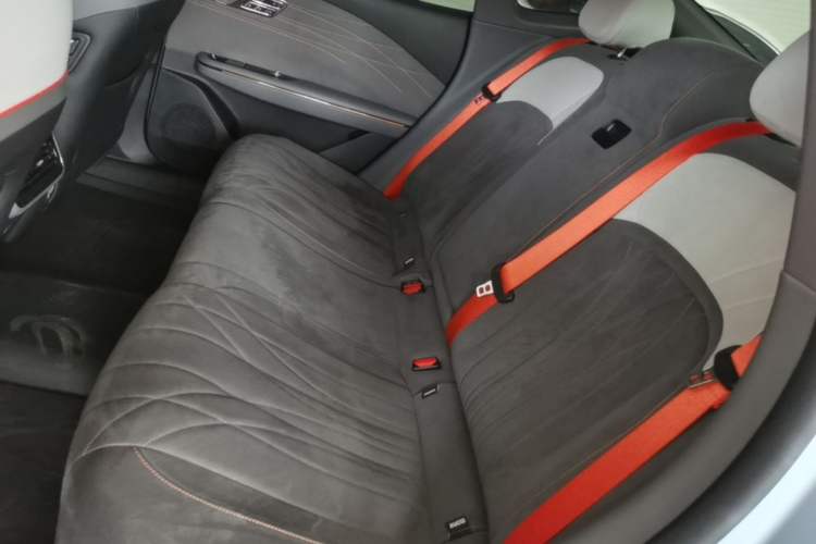 Used Geely Galaxy E8 2025 620 km All-Wheel Drive Starship LiDAR-Enabled Intelligent Driving Version Left Rear Seat