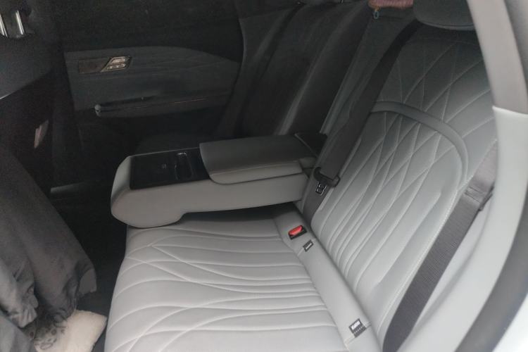 Used Geely Galaxy E8 2025 700 km Long-Range Intelligent Driving Version Left Rear Seat