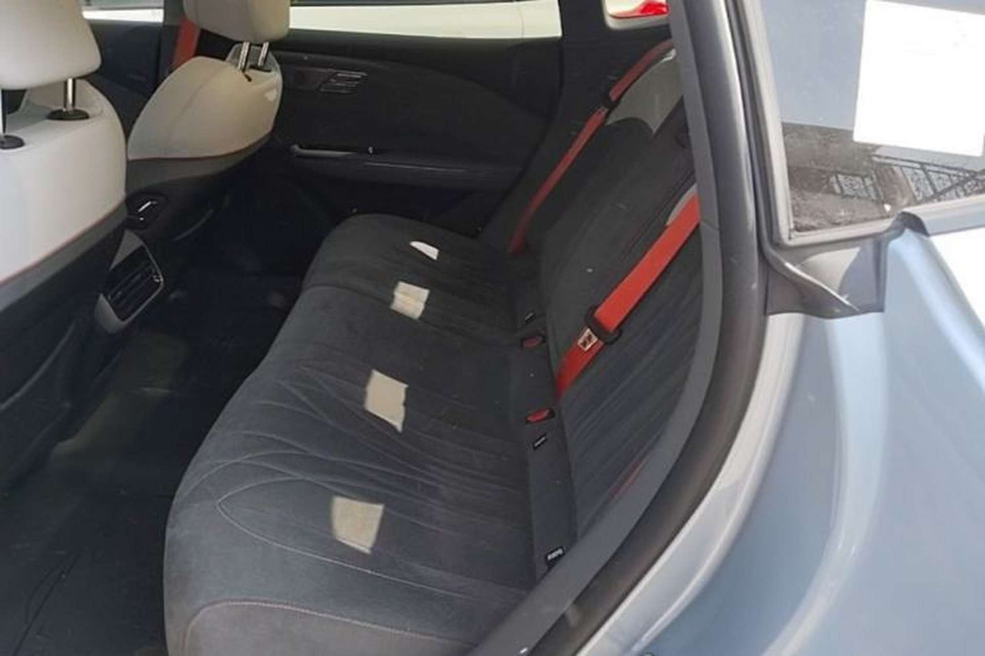 Used Geely Galaxy E8 2025 620 km All-Wheel Drive Starship LiDAR-Enabled Intelligent Driving Version Left Rear Seat