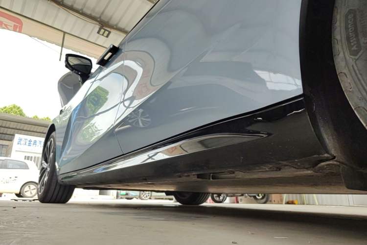 Used Geely Galaxy E8 2025 700 km Long-Range Intelligent Driving Version Left Side Sill