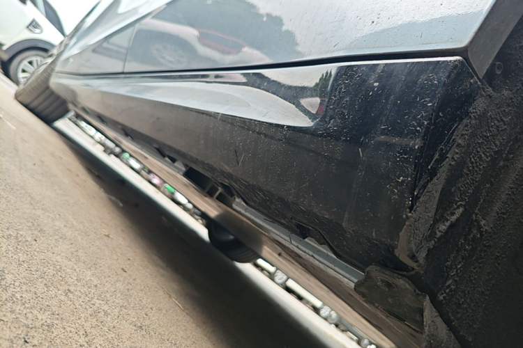 Used Geely Galaxy E8 2025 620 km All-Wheel Drive Starship LiDAR-Enabled Intelligent Driving Version Left Side Sill