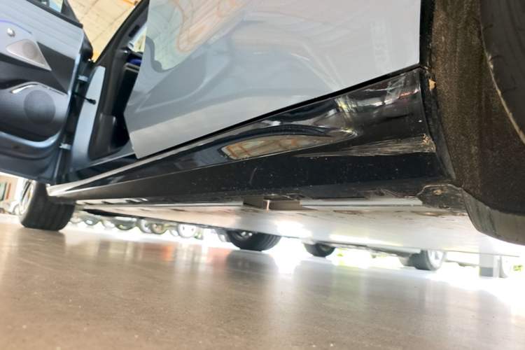 Used Geely Galaxy E8 2025 700 km Long-Range Intelligent Driving Version Left Side Sill