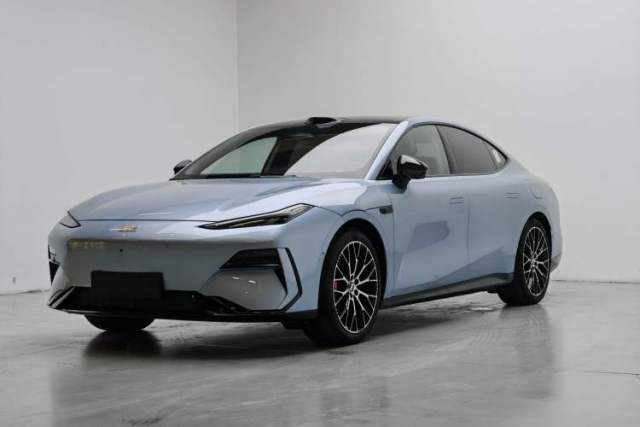 Used Geely Galaxy E8 2025 620 km All-Wheel Drive Starship LiDAR-Enabled Intelligent Driving Version