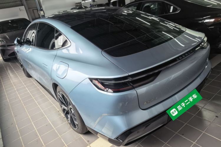 Used Geely Galaxy E8 2025 700 km Long-Range Intelligent Driving Version Rear Left 45 Deg