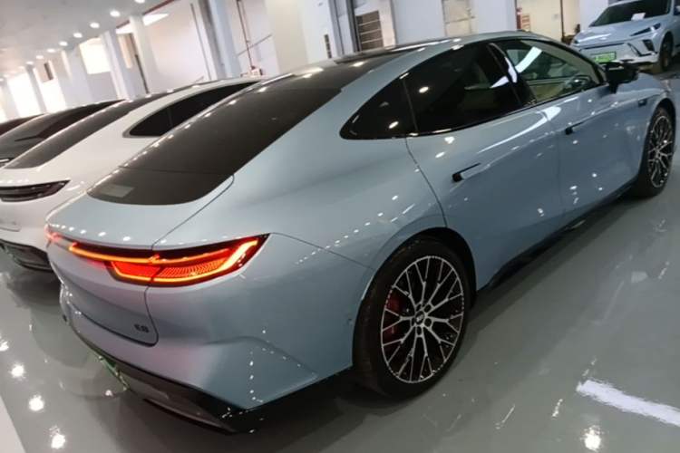 Used Geely Galaxy E8 2025 620 km All-Wheel Drive Starship LiDAR-Enabled Intelligent Driving Version Rear Right 45 Deg