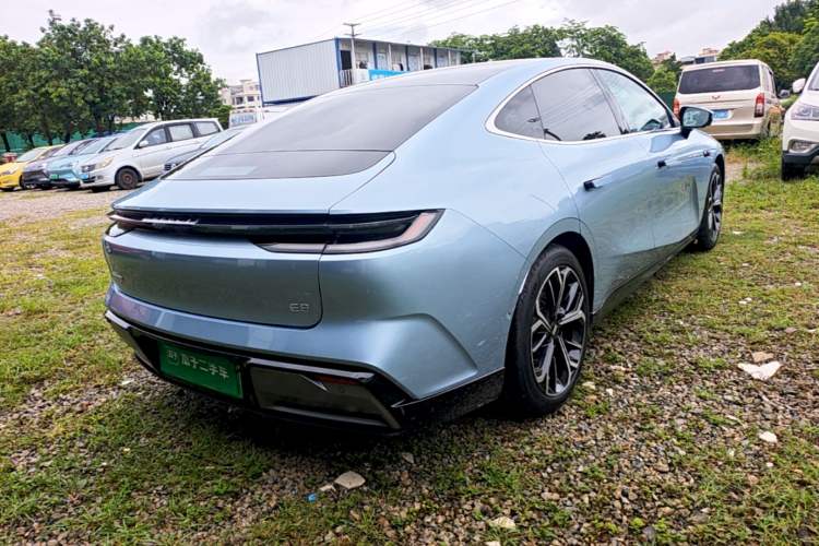 Used Geely Galaxy E8 2025 700 km Long-Range Intelligent Driving Version Rear Right 45 Deg