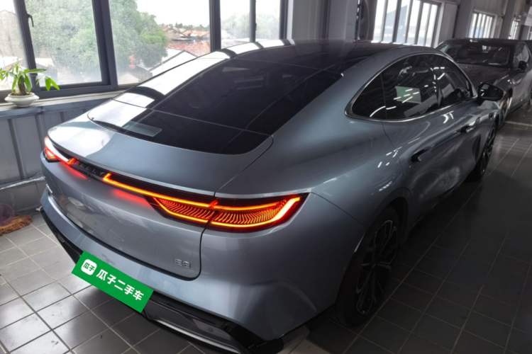 Used Geely Galaxy E8 2025 700 km Long-Range Intelligent Driving Version Rear Right 45 Deg
