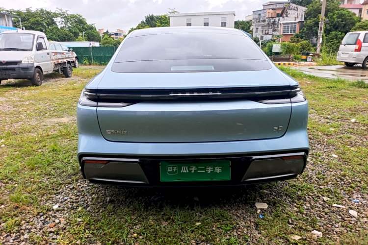 Used Geely Galaxy E8 2025 700 km Long-Range Intelligent Driving Version Rear