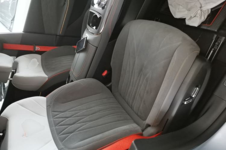 Used Geely Galaxy E8 2025 620 km All-Wheel Drive Starship LiDAR-Enabled Intelligent Driving Version Right Front Seat