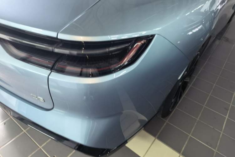 Used Geely Galaxy E8 2025 700 km Long-Range Intelligent Driving Version Right Rear Taillight
