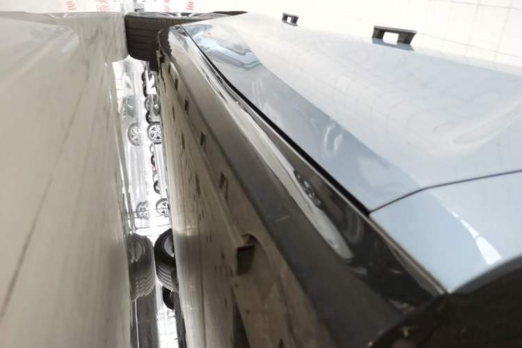 Used Geely Galaxy E8 2025 620 km All-Wheel Drive Starship LiDAR-Enabled Intelligent Driving Version Right Side Sill