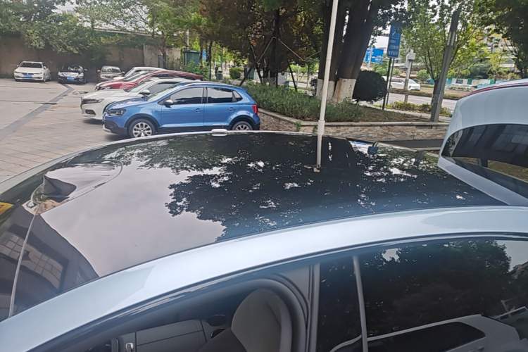 Used Geely Galaxy E8 2025 620 km All-Wheel Drive Starship LiDAR-Enabled Intelligent Driving Version Roof