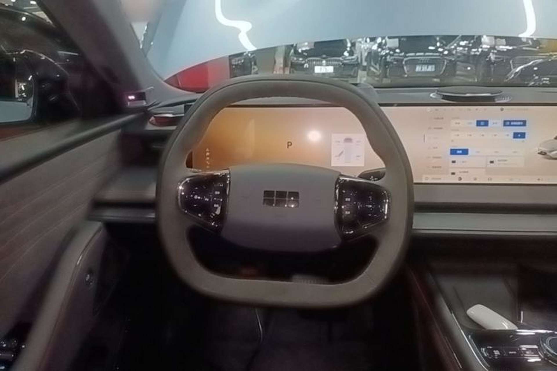Used Geely Galaxy E8 2025 620 km All-Wheel Drive Starship LiDAR-Enabled Intelligent Driving Version Steering Wheel