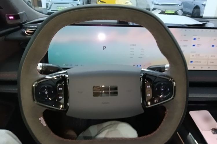 Used Geely Galaxy E8 2025 620 km All-Wheel Drive Starship LiDAR-Enabled Intelligent Driving Version Steering Wheel
