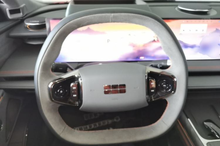 Used Geely Galaxy E8 2025 620 km All-Wheel Drive Starship LiDAR-Enabled Intelligent Driving Version Steering Wheel