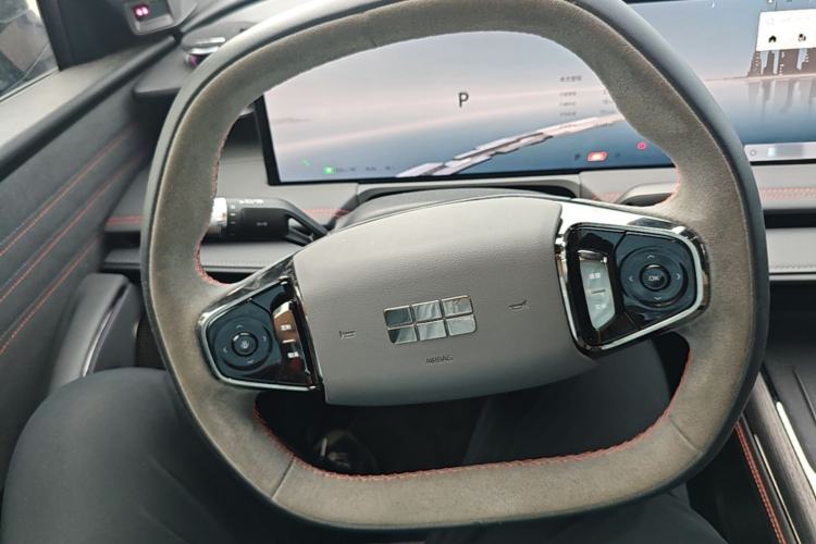 Used Geely Galaxy E8 2025 620 km All-Wheel Drive Starship LiDAR-Enabled Intelligent Driving Version Steering Wheel