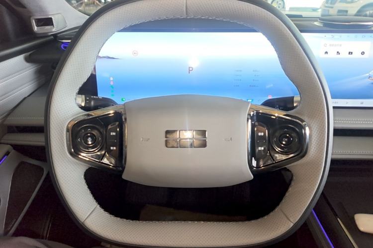 Used Geely Galaxy E8 2025 700 km Long-Range Intelligent Driving Version Steering Wheel