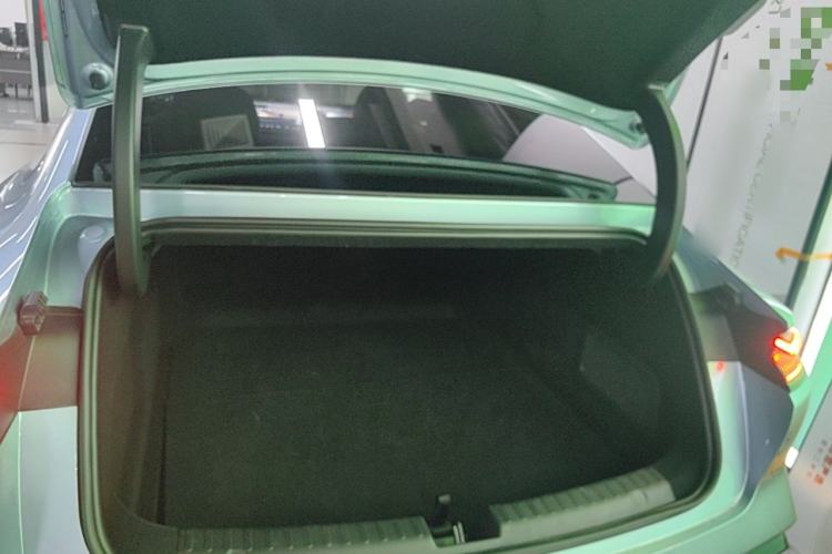 Used Geely Galaxy E8 2025 620 km All-Wheel Drive Starship LiDAR-Enabled Intelligent Driving Version Trunk