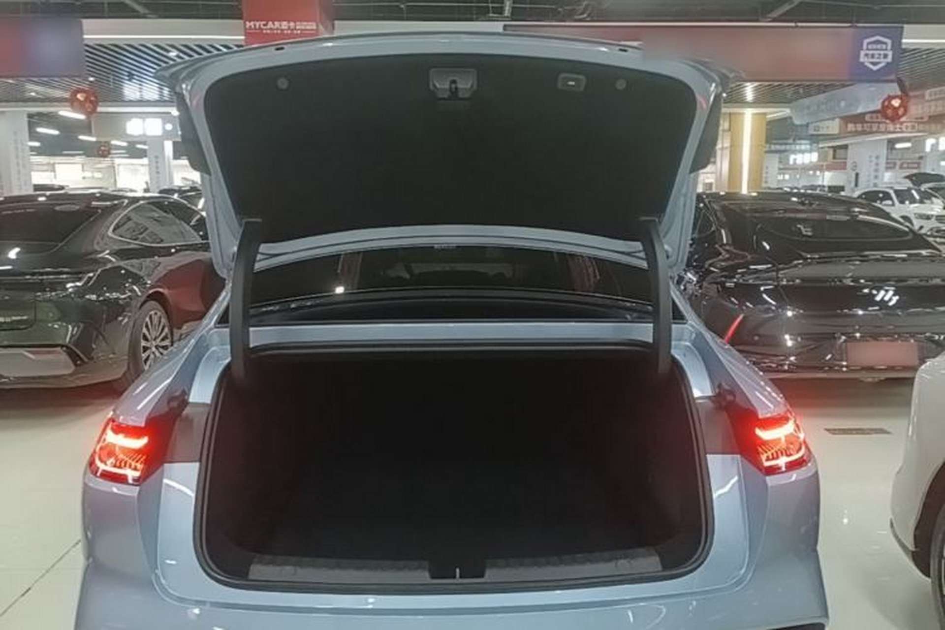 Used Geely Galaxy E8 2025 620 km All-Wheel Drive Starship LiDAR-Enabled Intelligent Driving Version Trunk