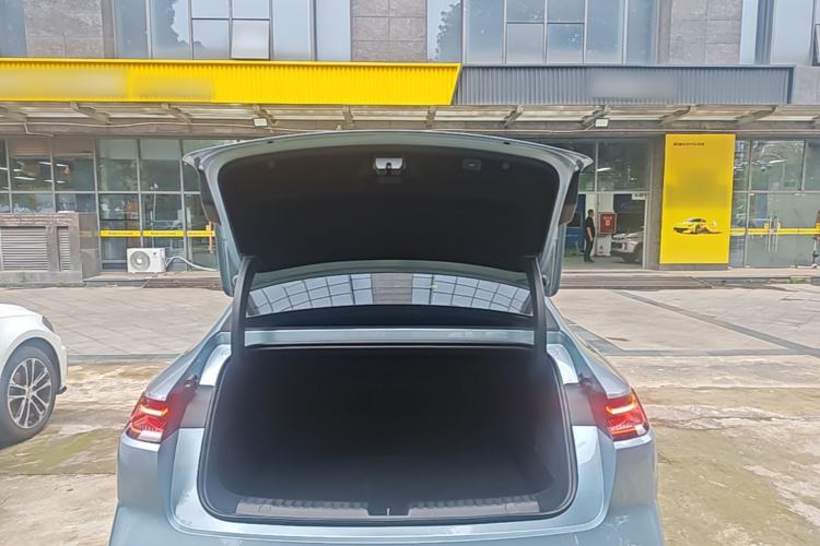 Used Geely Galaxy E8 2025 620 km All-Wheel Drive Starship LiDAR-Enabled Intelligent Driving Version Trunk