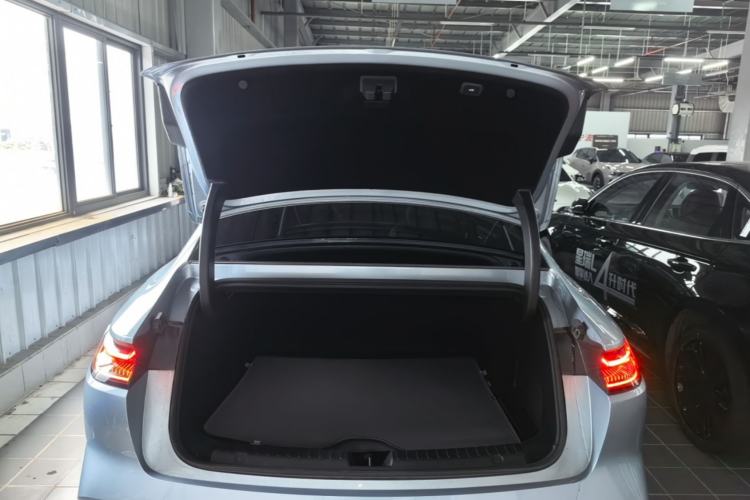 Used Geely Galaxy E8 2025 700 km Long-Range Intelligent Driving Version Trunk