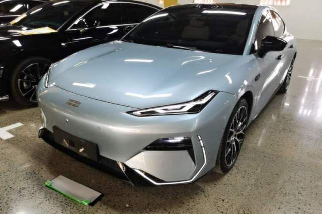 Used Geely Galaxy E8 2025 620 km All-Wheel Drive Starship LiDAR-Enabled Intelligent Driving Version