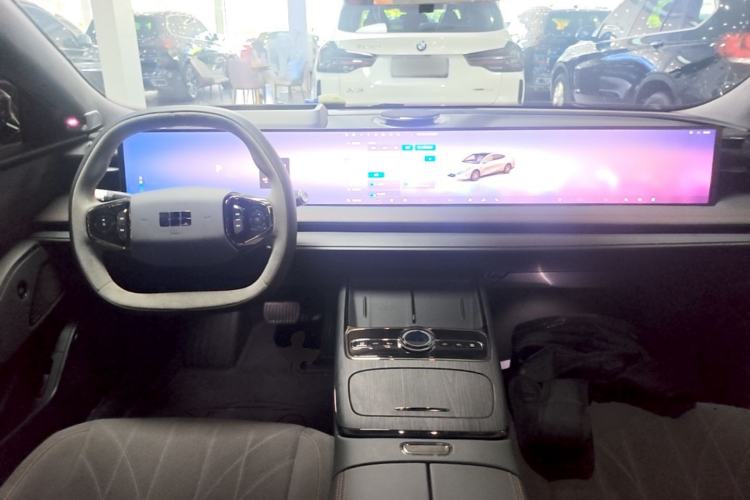 Used Geely Galaxy E8 2025 620 km All-Wheel Drive Starship LiDAR-Enabled Intelligent Driving Version Center Console