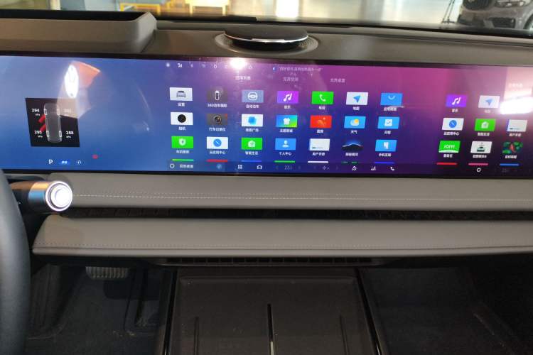Used Geely Galaxy E8 2025 700 km Long-Range Intelligent Driving Version Audio And AC Panel