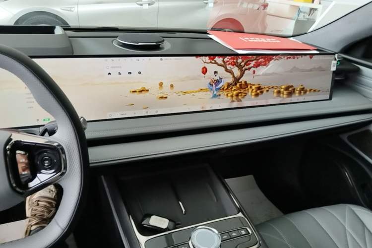 Used Geely Galaxy E8 2025 700 km Long-Range Intelligent Driving Version Audio And AC Panel