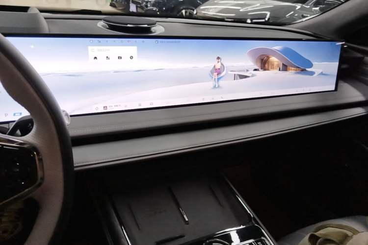 Used Geely Galaxy E8 2025 700 km Long-Range Intelligent Driving Version Audio And AC Panel